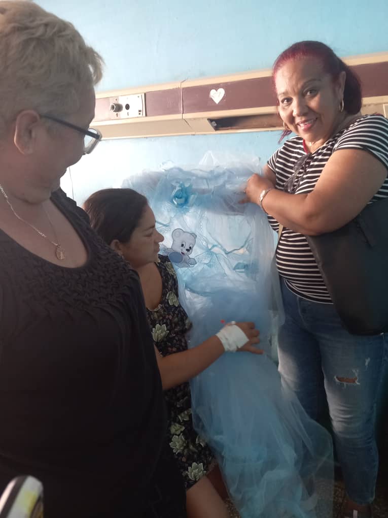 Odalis_BatistaP's tweet photo. 🤰👏🚼 Samuel no esperó retornar a #Guamo, quiso nacer en #LasTunas; son de las cosas hermosas que deja #Melissa
Hasta el hospital llegaron los donativos. Inmobiliaria de Servicios y Sindicato Prov de CGS se encargaron de que tuviera su canastilla.
@Colina_CTCuba @Tra https://t.co/mjHnTbwEJR