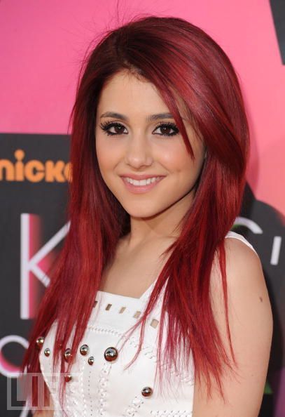 forumwestan's tweet photo. Ariana Grande (Cat Valentine)
De estrela teen a superestrela global. Após #Victorious e #SamECat, reinventou-se como ícone pop com álbuns multi-platina, turnês e Grammys. Agora vive nova fase no cinema musical com #WickedForGood, onde interpreta Glinda.