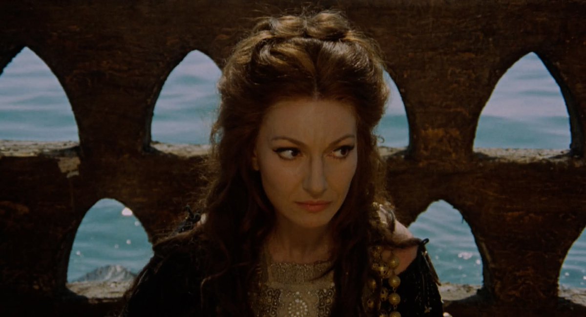 fantantonio's tweet photo. María Callas en la Medea de Passolini es como el Mediterráneo encarnado en una mujer https://t.co/NecAYSXXQE