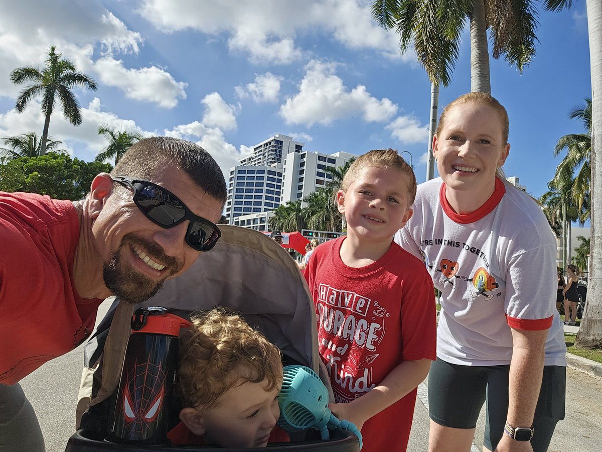 CoachFritzPE's tweet photo. The whole family completed the Heart Walk this morning.  @AmericanHeartFL @American_Heart https://t.co/BF2I0eylPB