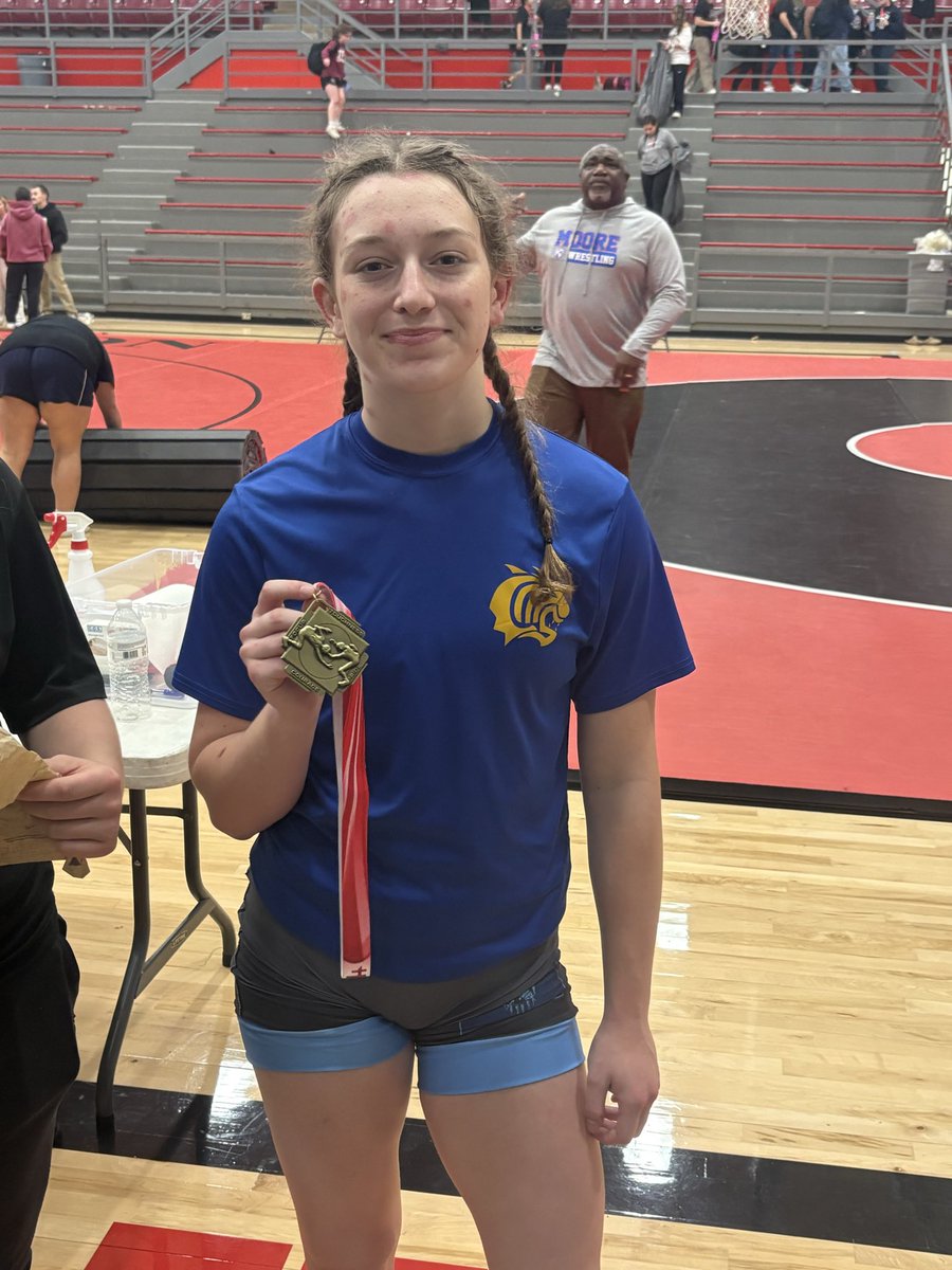 Bex Dewey-Benda finishes 1st