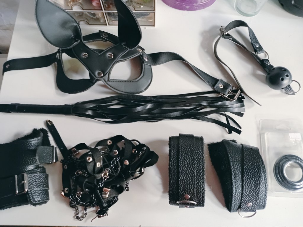 Hoy sera un día lleno de #Perversión

Contexto: un chico quiere que lo haga mi putita... claramente accedí y el día de hoy le demostraré el lado mas perverso y #warro de mi. 

A ti te gusta que te dominen? 🥵
#bbk #apelo <a href="/RadarGayGDL/">Radar Gay GDL</a> <a href="/EncuentroGayMty/">Encuentro🏳️‍🌈GAY🏳️‍⚧️Monterrey</a>