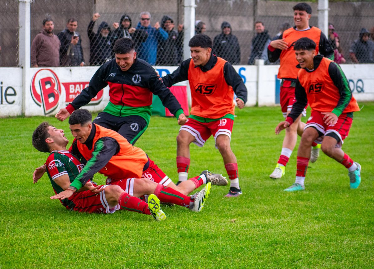 clubCirculo's tweet image. #FutbolLocal COMENZÓ EL SEGUNDO TIEMPO 

#Circulo 2 - #ArgentinosDelSud 0

#SomosCirculo 🇲🇬
