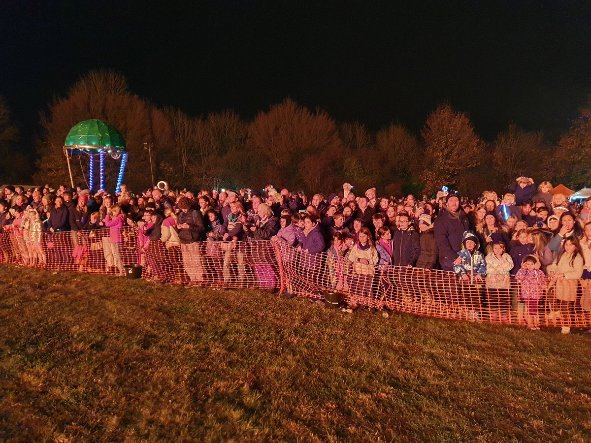 GreatStrides65's tweet image. #Wicked #fireworks and #bonfire tonight in the bext door village