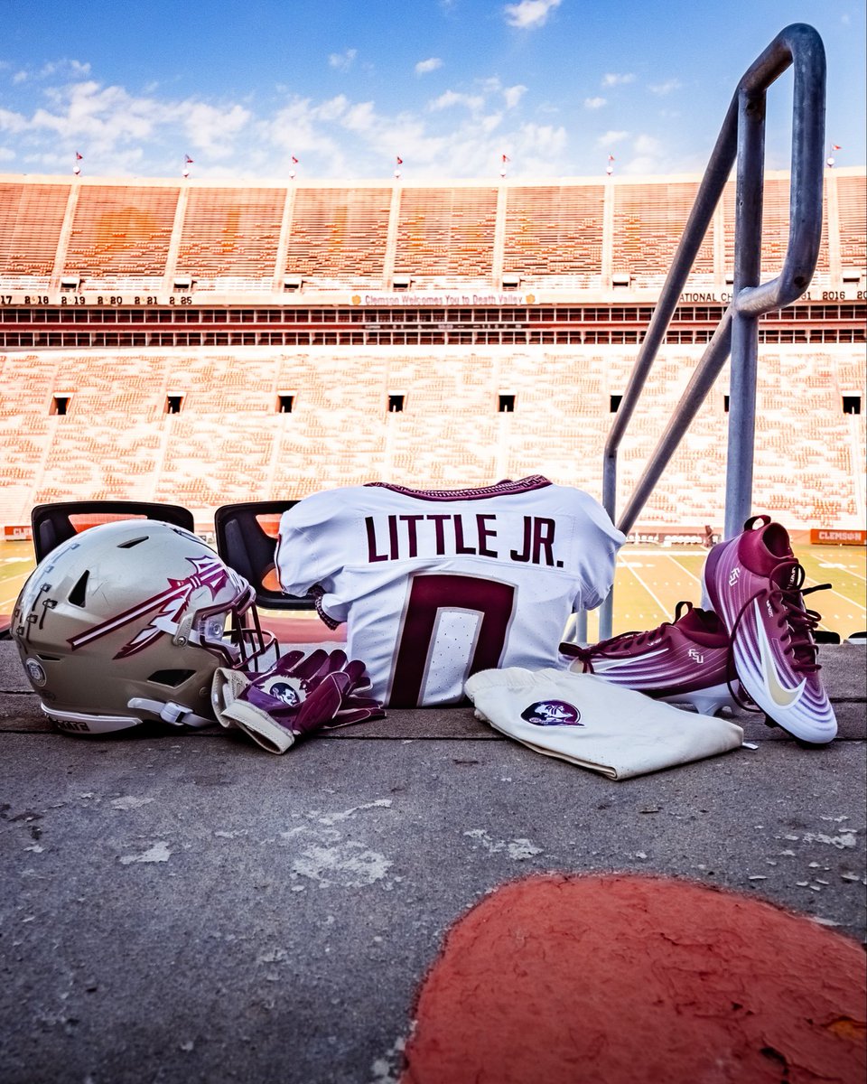 FSUFootball's tweet image. Tonight’s threads on the road 

Gold
White
Gold

#NoleFamily | #KeepCLIMBing