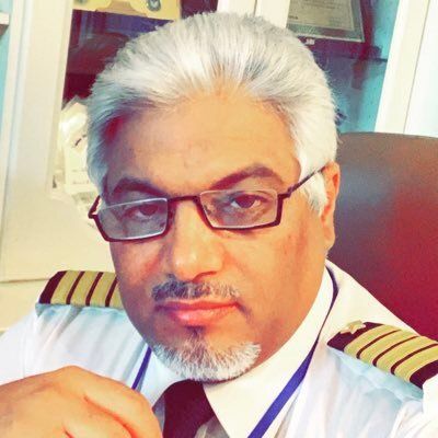 الطيار عبدالله الغامدي:

الأب والأم أغلى ما في الوجود، وفقدانهما من أشد أنواع الوجع والألم، ومن يرى درجة الامتحان أهم منهما، فهو بحاجة لزيارة طبيب نفسي