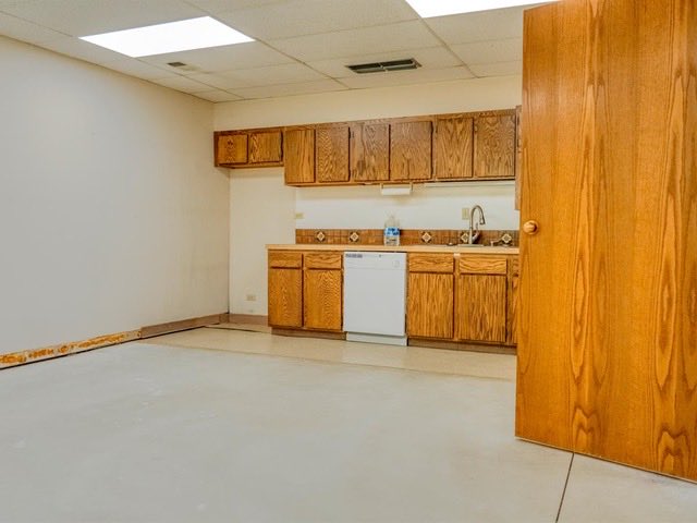 AUCTIONFLIP's tweet photo. Feature Auction: Absolute Auction. Prime Warehouse/Office near I-25 &amp; Downtown Denver. No minimum, no reserve, selling regardless of price. Live Online Auction, Dec. 4th, 1:07PM MST. Conducted by Janelle Karas, w/ Prestige Real Estate Auction. https://t.co/m1wip8aNif https://t.co/PQKXpOjak6
