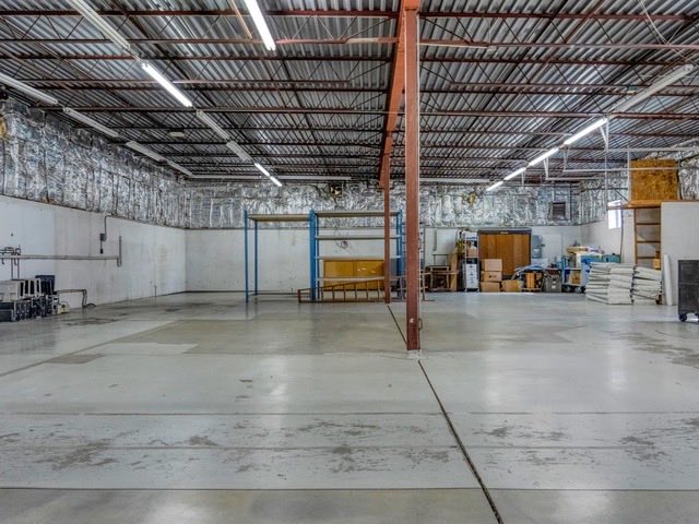Feature Commercial Property: Absolute Auction. Prime Warehouse/Office near I-25 &amp; Downtown Denver. No minimum, no reserve, selling regardless of price. Live Online Auction, Dec. 4th, 1:07PM MST. Conducted by Janelle Karas, w/ Prestige Real Estate Auction. commercialflip.com/property/409227