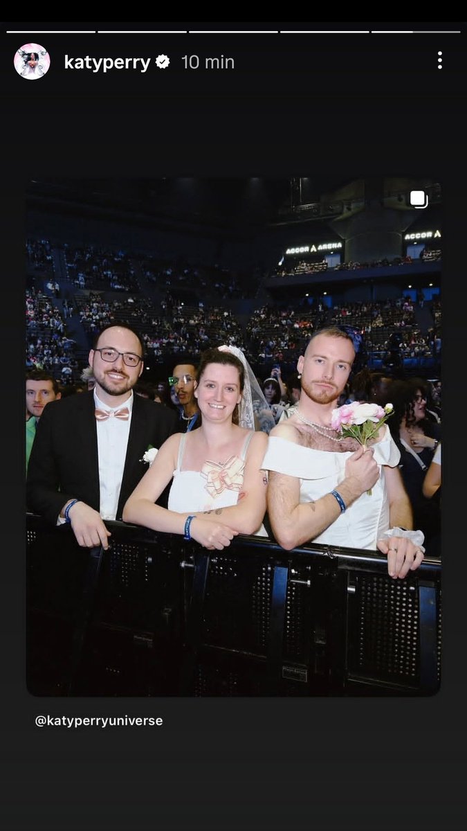 KPerry_fans's tweet image. L'aventure Lifetimes Tour est terminée pour moi 😔 merci à toutes les personnes que j'ai croisées, ça n'aurait pas été pareil sans vous ! Spéciale dédicace à @KatyCat_9784 et @thomshkc , mes partenaires d'aventure 🫶 
J'en garderai des souvenirs pour la vie 🥰