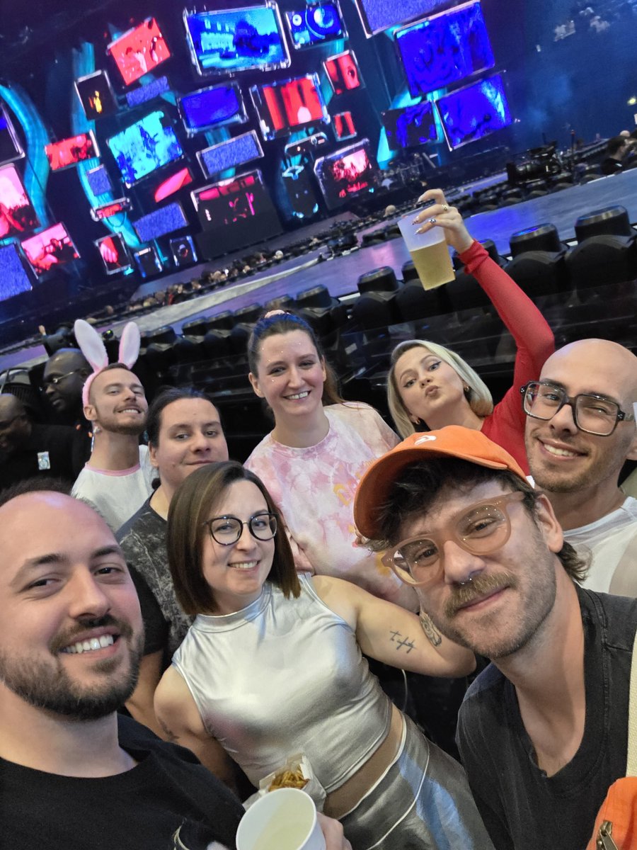 KPerry_fans's tweet image. L'aventure Lifetimes Tour est terminée pour moi 😔 merci à toutes les personnes que j'ai croisées, ça n'aurait pas été pareil sans vous ! Spéciale dédicace à @KatyCat_9784 et @thomshkc , mes partenaires d'aventure 🫶 
J'en garderai des souvenirs pour la vie 🥰