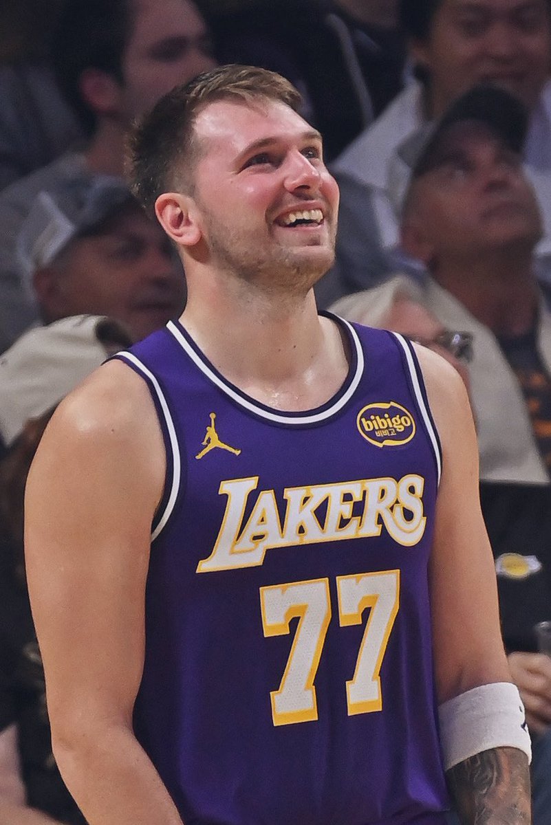 LakeShowYo tweet media