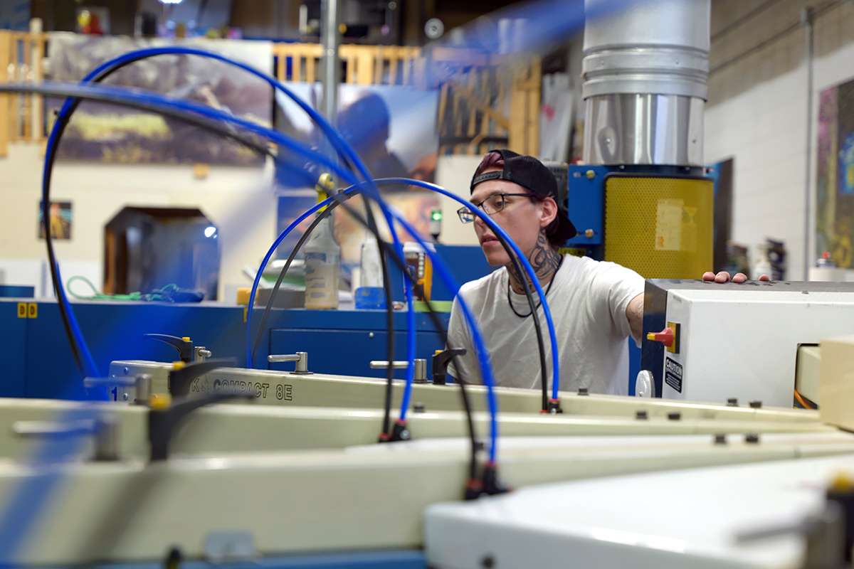 PrintandPlaten's tweet image. ALL-CANADIAN

We brought union values to Canadian screen printing, providing benefits, job security, and a fair workplace for our local team. Print &amp;amp; Platen is built on respect — and we&apos;re proud of it!

#yeg #yegbusiness #screenprinters #screenprinting #clothing #unionmade