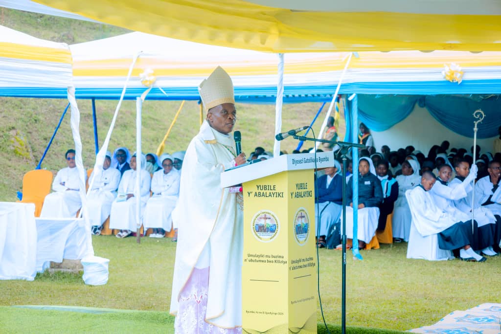 DOCICO_CEPR's tweet image. Mu birori byo kwizihiza Yubile y'ubutumwa bw'Abalayiki byabereye muri Diyosezi Gatolika ya Byumba, Abakristu basabwe kuzitabira ari benshi ibirori byo gusoza Yubile ku rwego rw'igihugu biteganyijwe kuwa 6/12/2025 kuri Stade Amahoro i Remera.