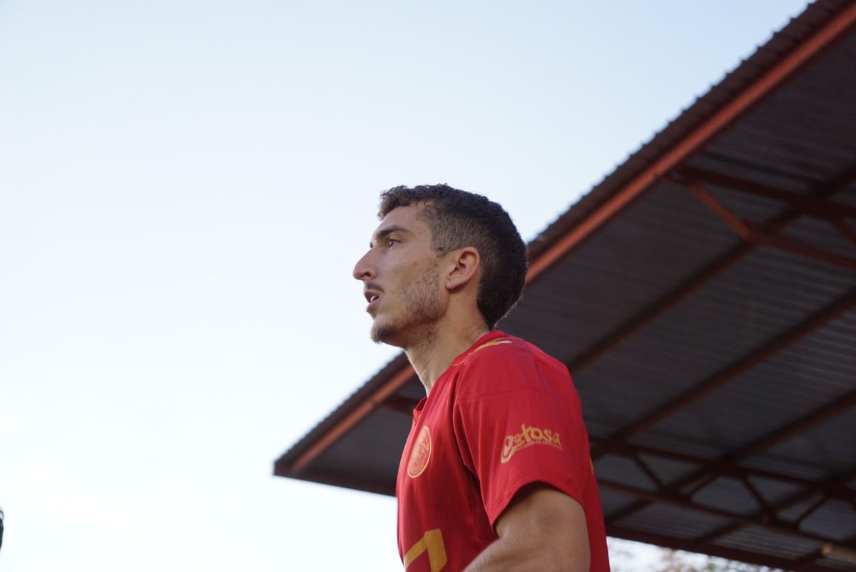 rsda_oficial's tweet photo. Tweet de apreciación al partidazo que se ha marcado hoy don Aitor González 🎩 

90 minutos de intensidad máxima, robando, sin perder balones y forzando el penalti del primer gol 🫡 https://t.co/Ol6wKorl6C