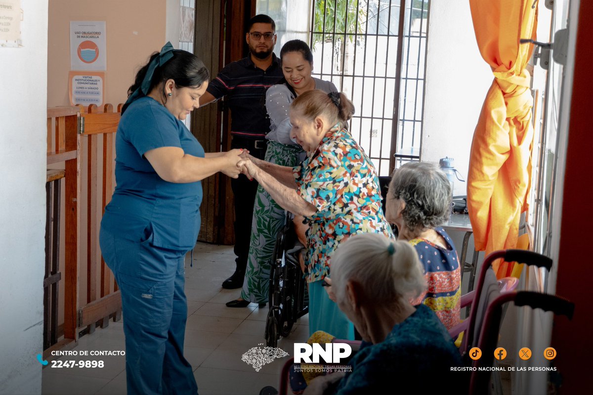 El Registro Nacional de las Personas (RNP) llevó a cabo una jornada especial en el Asilo Hilos de Plata, donde enroló a 22 adultos mayores, acercando el servicio a quienes no pueden desplazarse. 💙🇭🇳