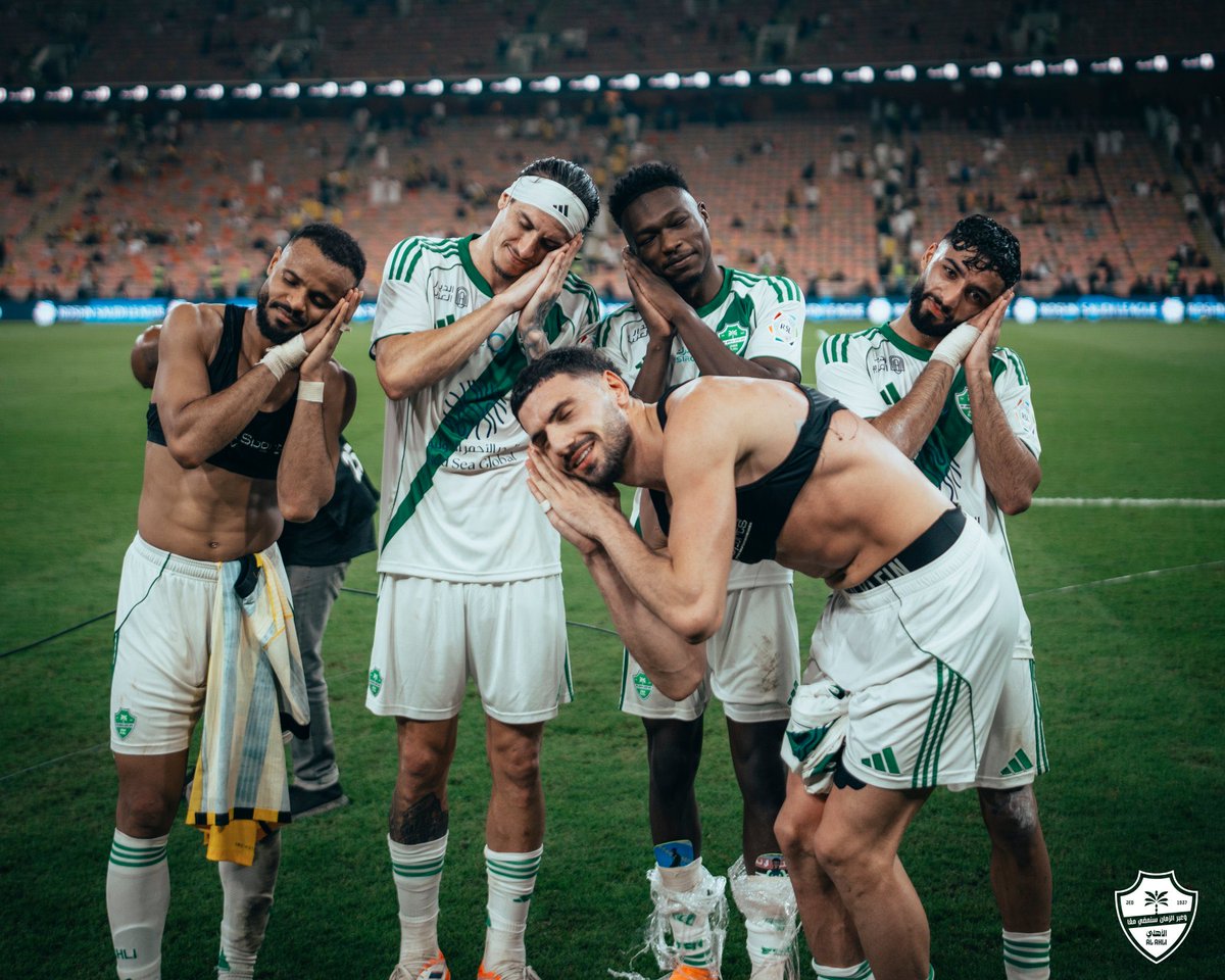 جدة 💚💚💚💚
الف مبروك ي ملوك 💚💚😍