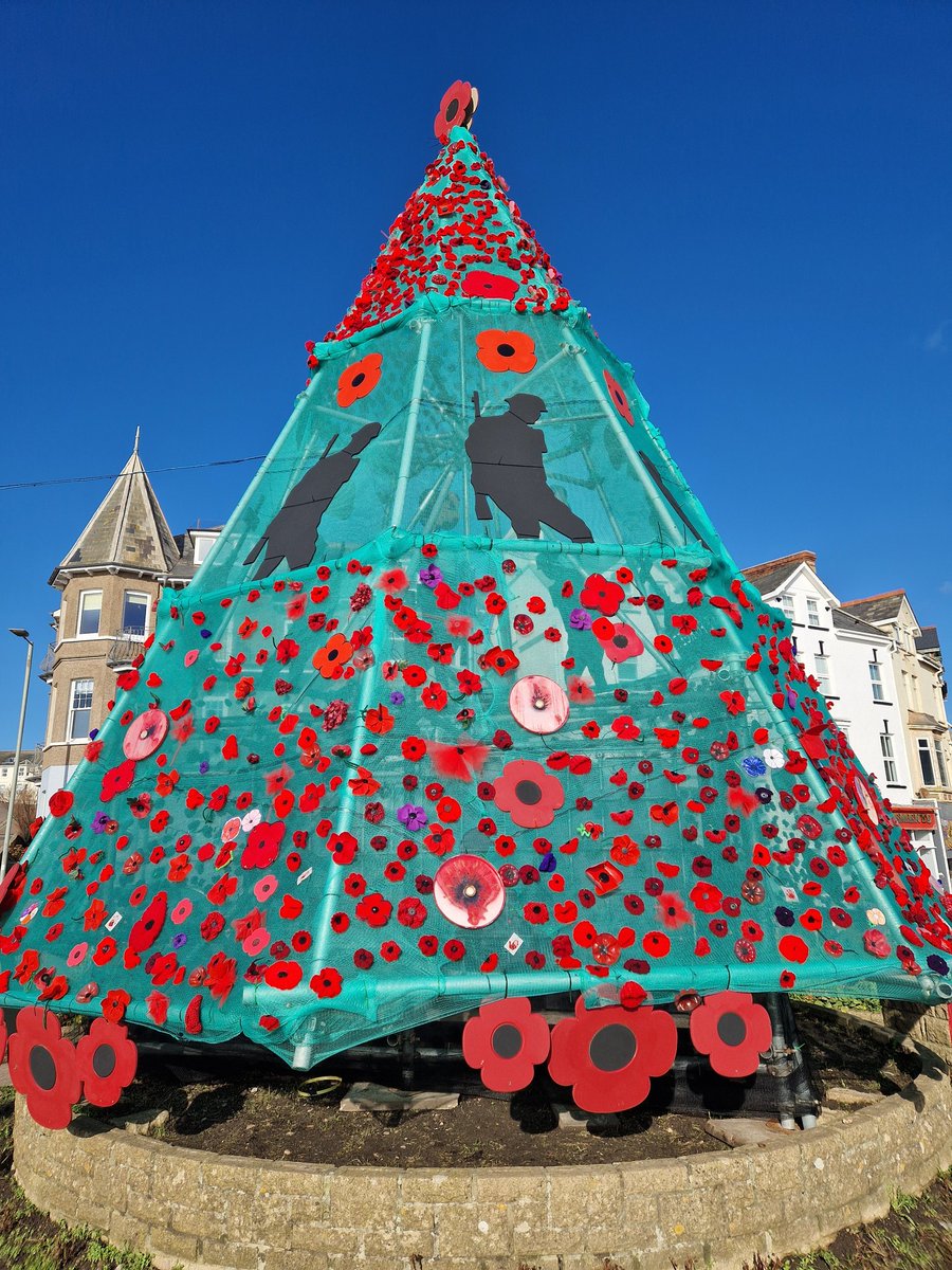 Vicky_Freeman's tweet image. Making the most of the late autumn sunshine.