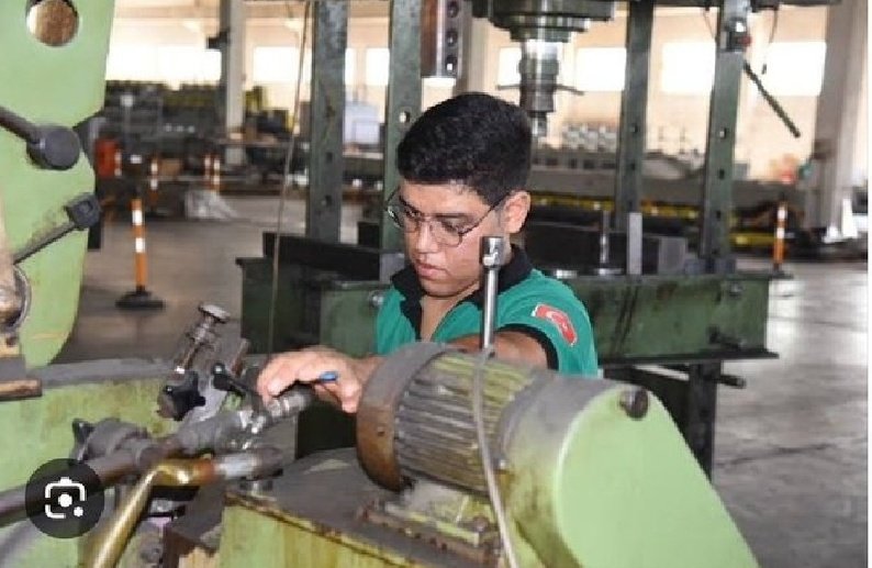 İvedilikle Çözüm Bekliyoruz 💯
Sayın 
<a href="/RTErdogan/">Recep Tayyip Erdoğan</a>
<a href="/dbdevletbahceli/">Devlet Bahçeli</a>
<a href="/_cevdetyilmaz/">Cevdet Yılmaz</a>
<a href="/isikhanvedat/">Prof. Dr. Vedat Işıkhan</a>
<a href="/Yusuf__Tekin/">Yusuf Tekin</a>
<a href="/erbakanfatih/">Dr. Fatih Erbakan</a>
<a href="/erkanakcay45/">Erkan Akçay</a>
<a href="/UlviYonter/">Dr.İzzet Ulvi YÖNTER</a>
<a href="/MKalayci42/">Mustafa Kalaycı</a>
<a href="/B_Palandoken/">Bendevi Palandöken</a>
<a href="/Akparti/">AK Parti</a>
<a href="/MHP_Bilgi/">MHP</a>
<a href="/csgbakanligi/">T.C. Çalışma ve Sosyal Güvenlik Bakanlığı</a>

#Staj
#Çıraklık
#Sigortası
#SGK
#Başlangıcı
#Olacak