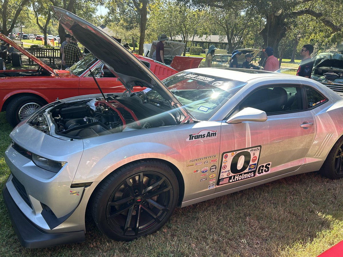For a chevy event their was surprisingly few modern cameros there