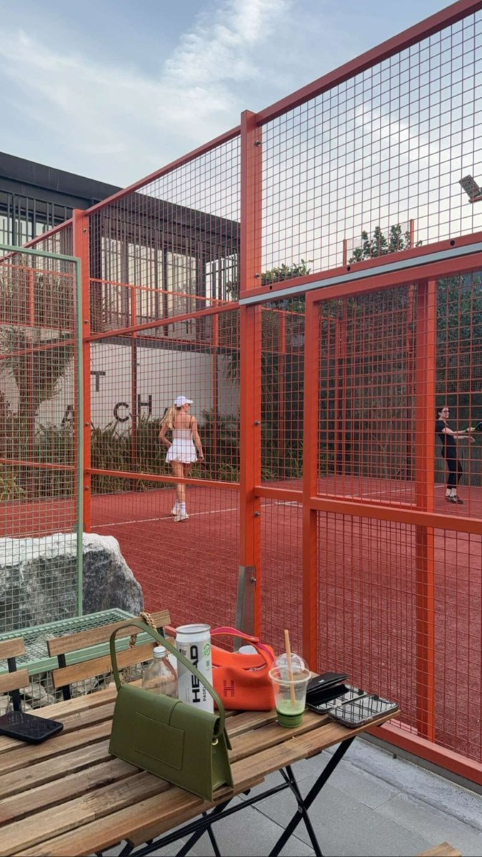vero_kovar's tweet photo. Precision on the court, discipline in the boardroom. https://t.co/ybcYns9H1r