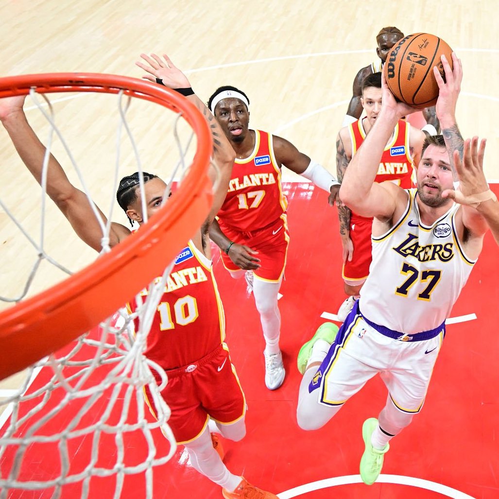 LakeShowYo tweet media