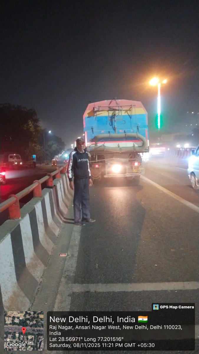 DCSOUTHZONE's tweet image. To mitigate dust pollution, mechanical sweeping machines have been deployed during the night shift to ensure cleaner and dust-free roads by morning. #AirPollutionControl #MCDinAction
@LtGovDelhi @CMODelhi @RajaiqbalSingh3 @AshwaniKumar_92 @SBM_MCD @MCD_Delhi