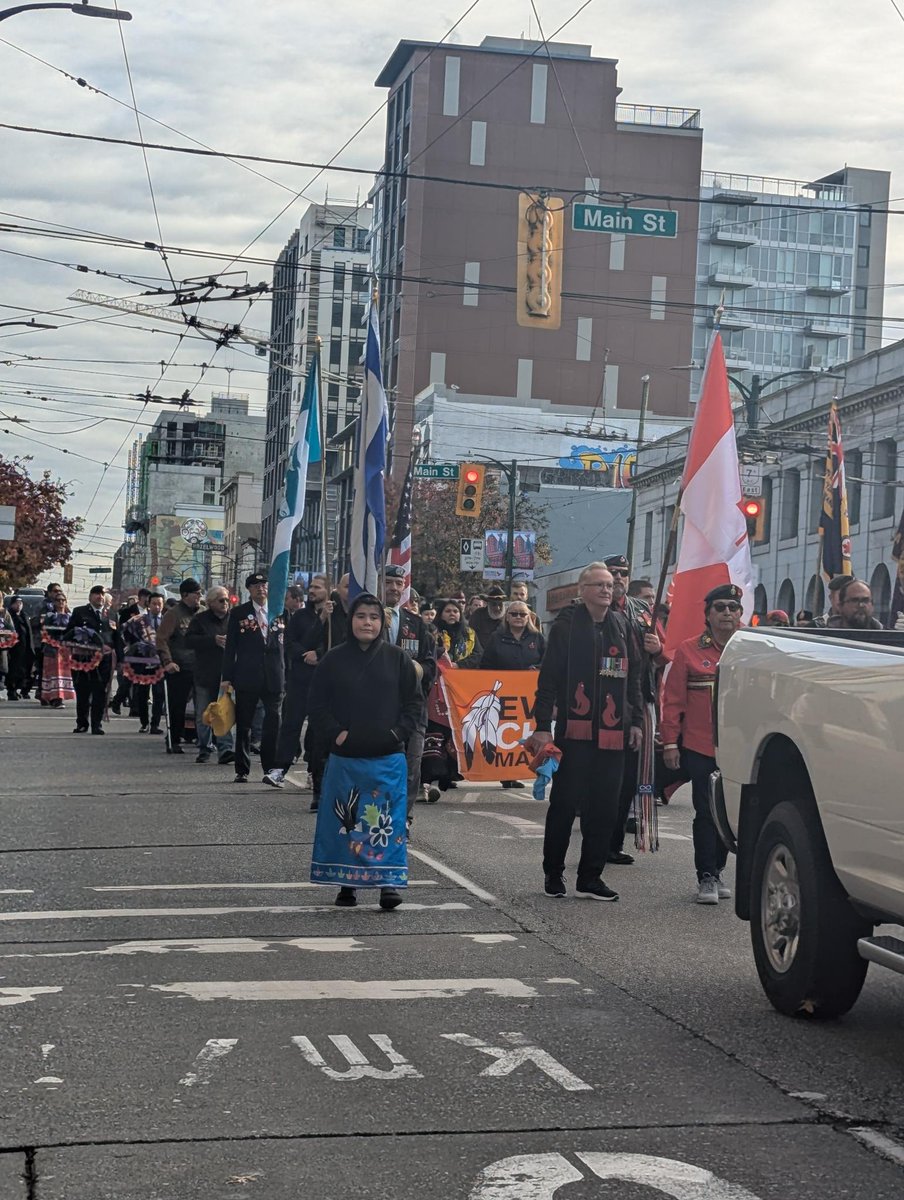 VPDTrafficUnit's tweet image. We were honoured to assist #IndigenousVeterans today with the march to the @CityofVancouver Victory Square Cenotaph. #INDIGENOUS #LestWeForget