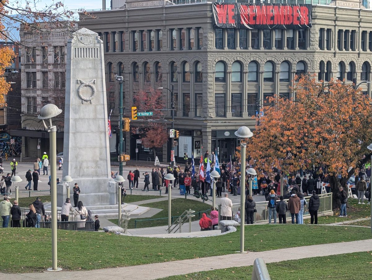 VPDTrafficUnit's tweet image. We were honoured to assist #IndigenousVeterans today with the march to the @CityofVancouver Victory Square Cenotaph. #INDIGENOUS #LestWeForget