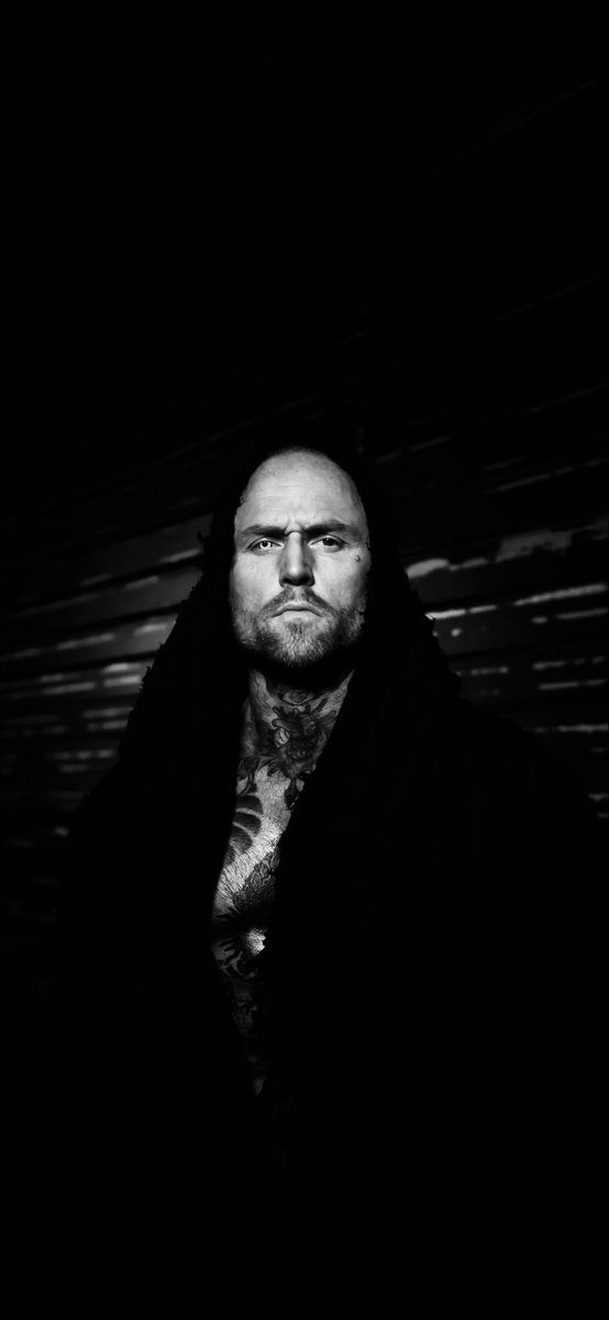 DeathsFinalNote's tweet image. The shadows have always felt like home to me.