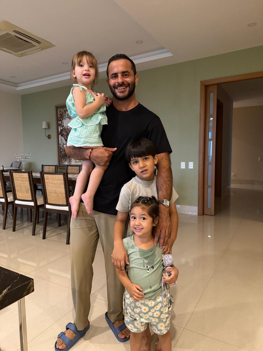 “No es el gobernante, es la calidad de persona que entiende que las rivalidades políticas quedaron atrás. Aquí no importa el color ni la esquina política, aquí lo que importa es trabajar para construir un mejor futuro para los cordobeses. Siéntete orgulloso, <a href="/ErasmoZB/">Erasmo Zuleta Bechara</a>, dejarás un