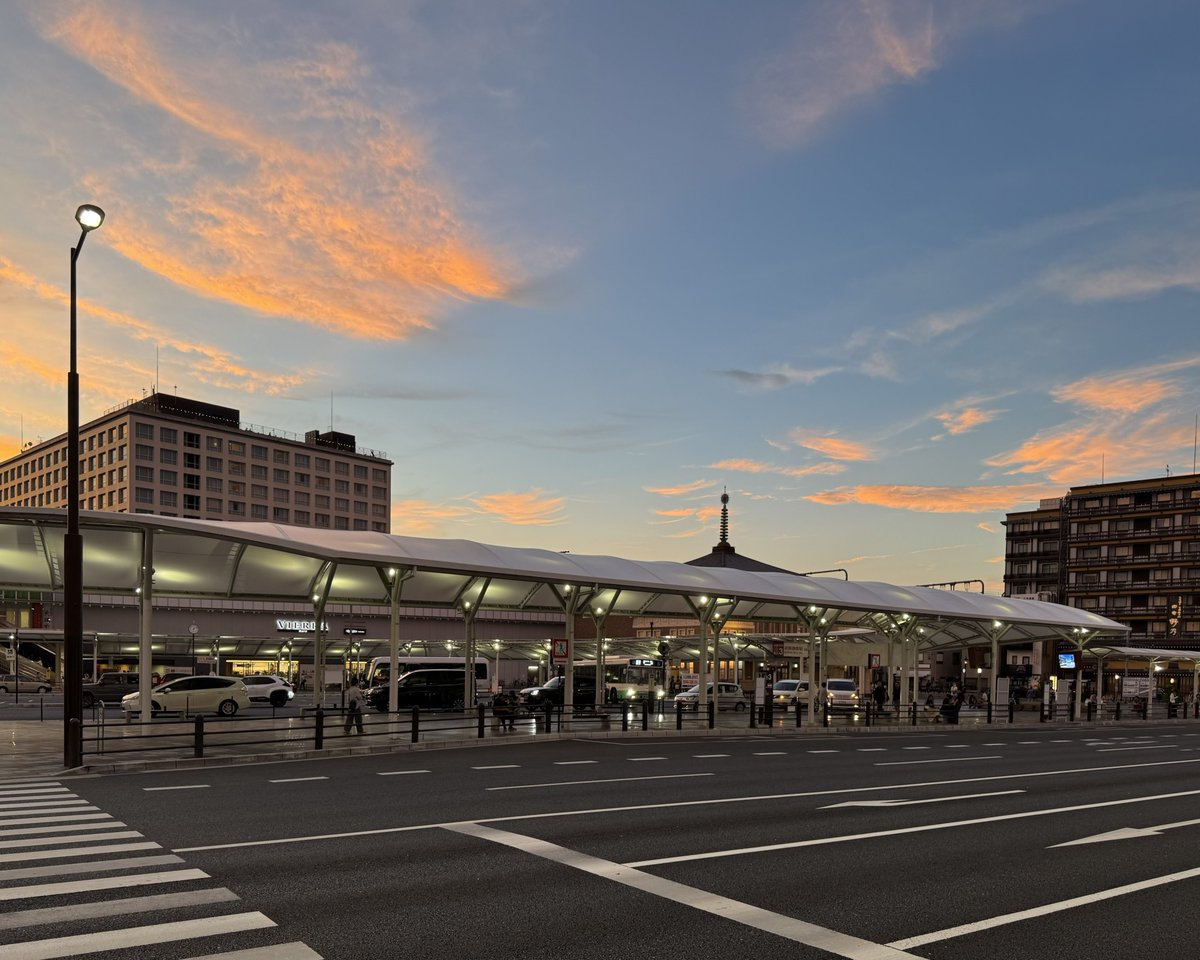 Location…Nara City, Nara
奈良駅前サンセット🌇
#LeicaLUX  

#写真好きな人と繫がりたい
#streetphotography