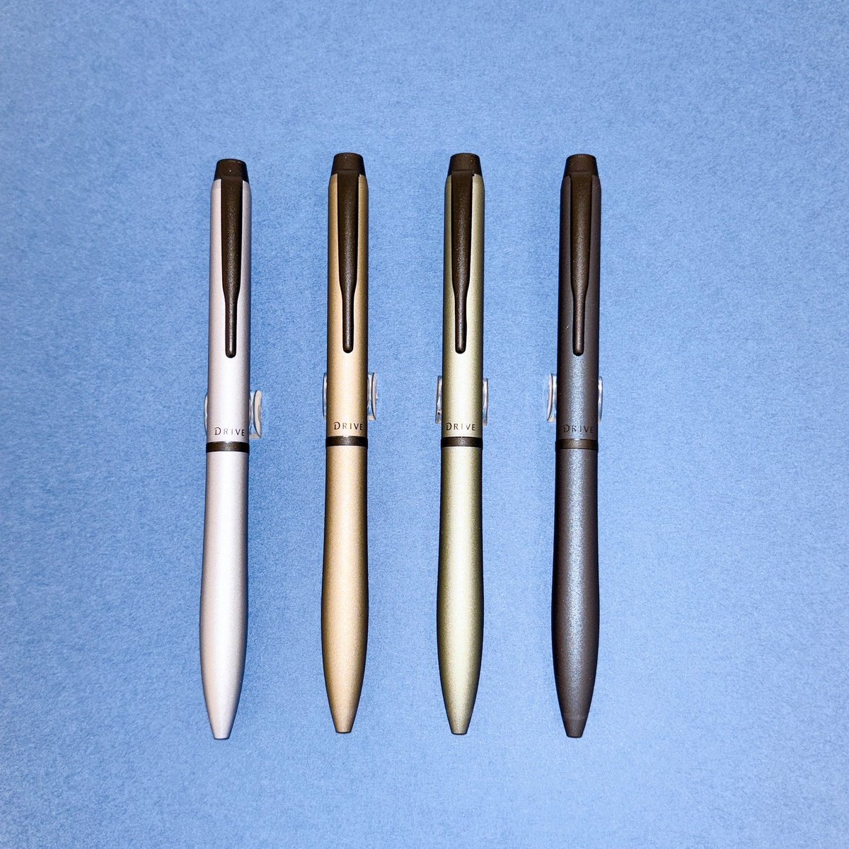 本日はパイロットの『Acro DRIVE 限定カラー』のご紹介💘 なめらかに