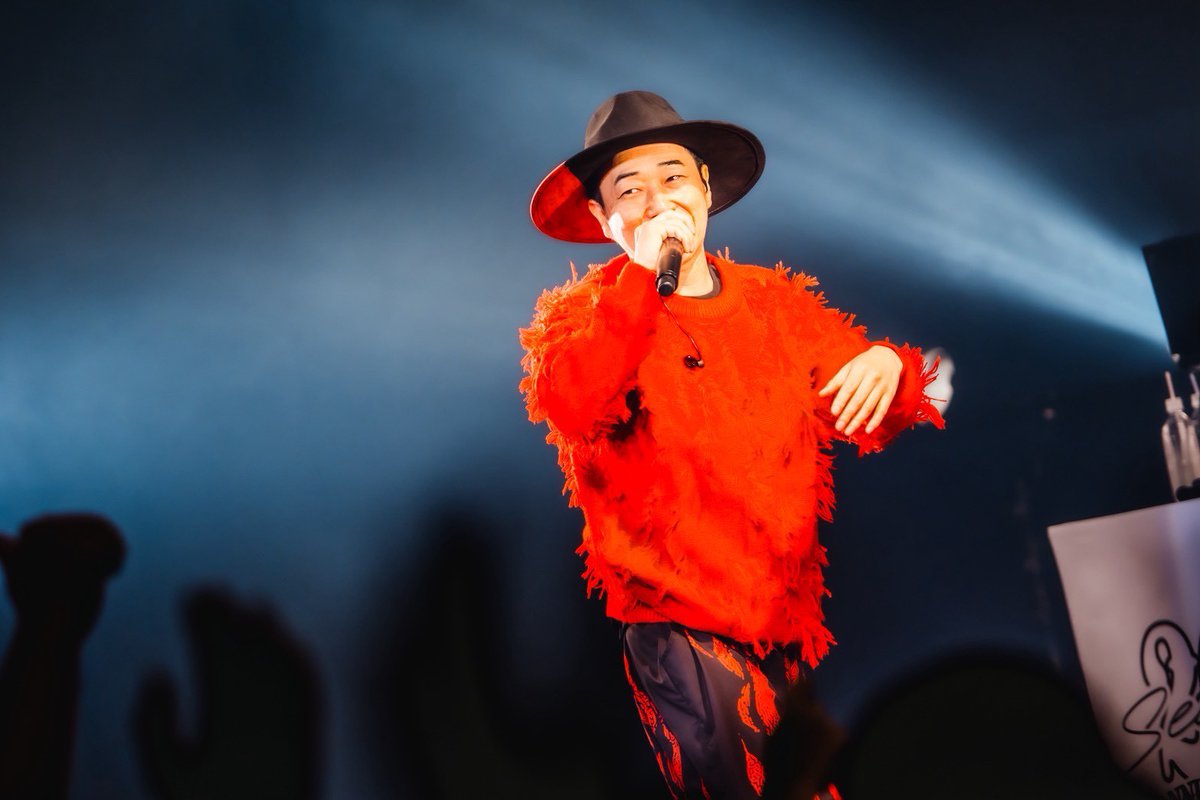 昨日はアドレナリン出まくりでなかなか寝付けなくて、目覚めたら身体バキバキ😂幸せな身体の疲れだわ✨️衣装、改めて見るとハットの裏の色も洒落てる！
📷️ <a href="/maophotograph/">Mao Hashimoto</a>