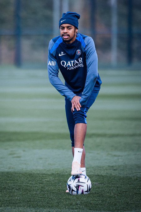 🚨 <a href="/IliesPeeters/">Ilies Peeters</a> | ديفيد بولي شارك في تدريبات الفريق اليوم، باركولا كان حاضراً أيضا.