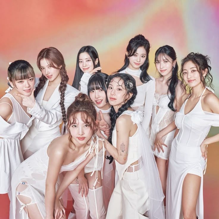 kpoppredictins's tweet photo. There is a couple between the group Seventeen and Twice. https://t.co/Rb6coA85hL