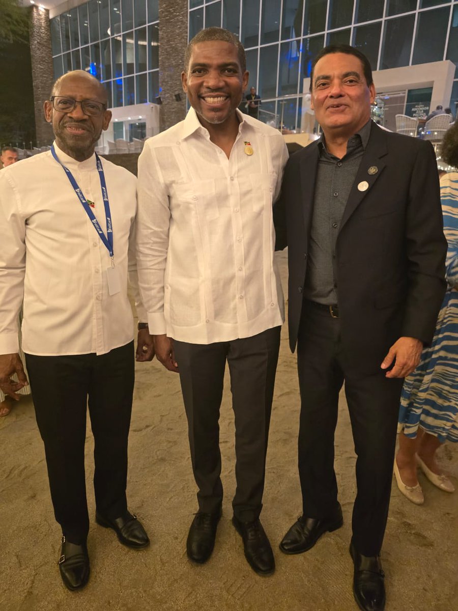 On the margins of the 4th EU-CELAC Summit, Foreign Minister Hon. Francis Fonseca shared a cordial exchange with Prime Minister Hon. Dr. Terrance Drew and Foreign Minister Hon. Dr. Denzil Douglas of St. Kitts and Nevis, reflecting the strong bonds of CARICOM friendship and