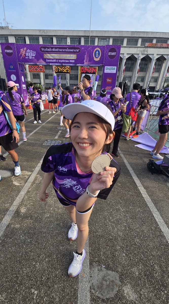 pl_lily_lp's tweet image. Finally I can run 10.5 km ^^
ไม่ได้วิ่งนาน มีหยุดเดินบ่อยมาก หมดแรงกลางทาง ขอบคุณกิจกรรมดีๆแบบนี้น้าค้า ได้สุขภาพแถมได้บุญด้วย 
ชมวิวสวยๆรอบกรุงเทพ 
#เป๊กผลิตโชค #PeckPaLitChoke