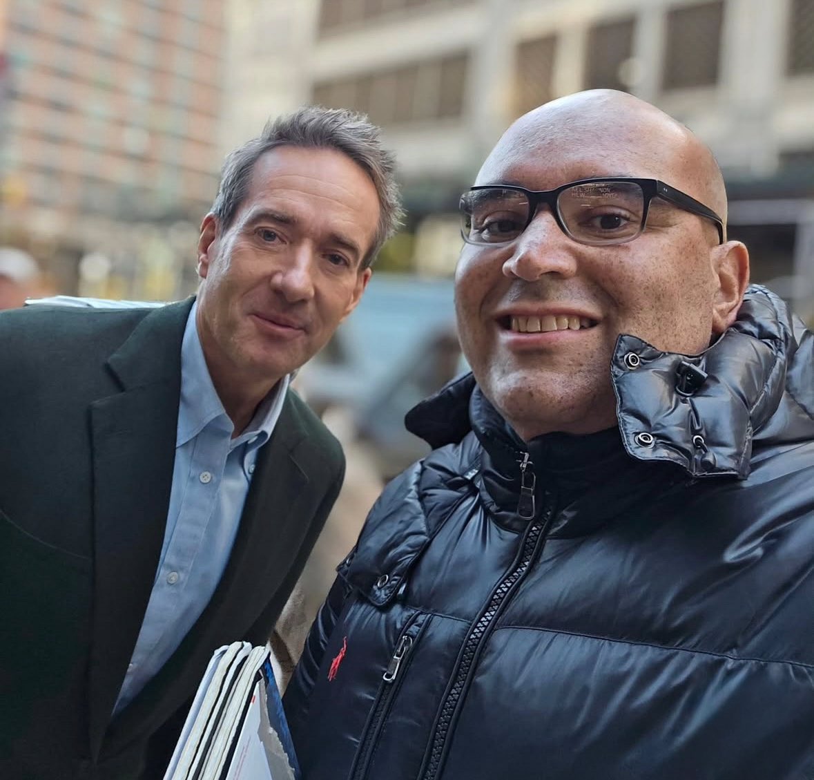 MacfadyenDaily's tweet image. Matthew Macfadyen with a fan.

#matthewmacfadyen