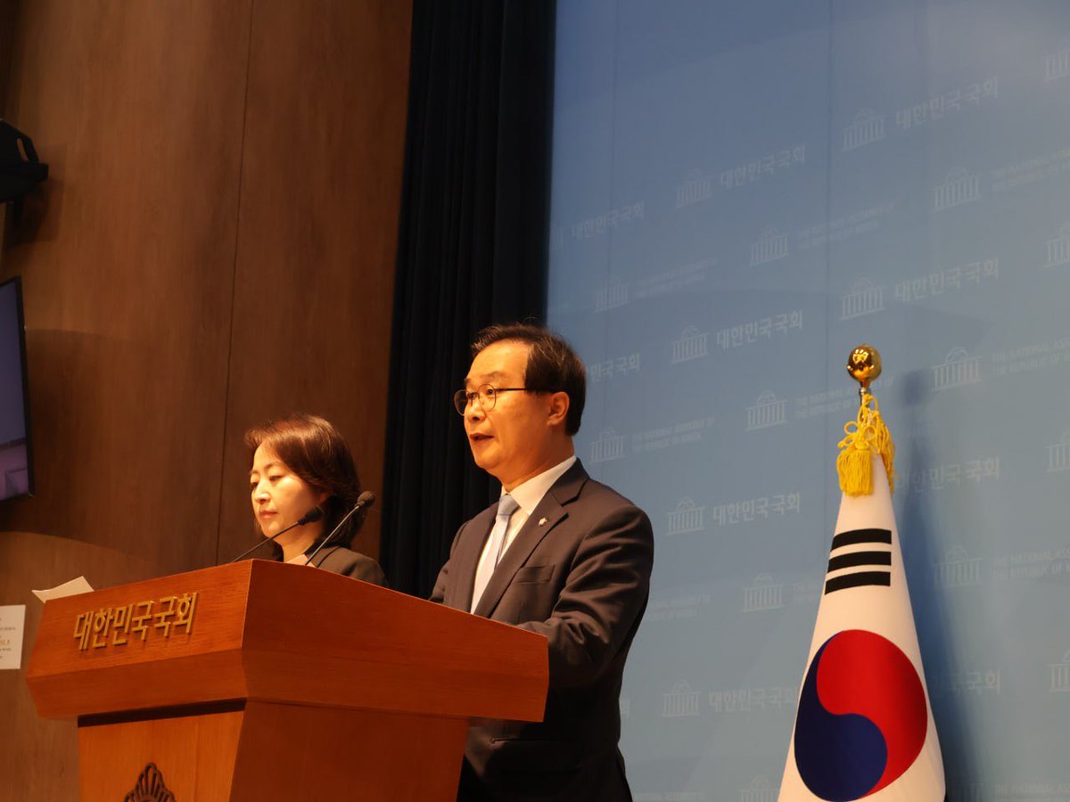 오늘 오전 11시 국회 소통관에서 대장동 사건에서 남욱이 증언한 현직 부장검사의 “배를 갈라서 장기를 다 꺼낼 수도 있다.” 는 협박에 대해 강력히 감찰, 수사할 것을 요청하는 기자회견을 하였습니다. 대장동 사건은 남욱의 증언에 의해 무죄가 확실합니다.

——————————————————

&lt; 대장동 사건,