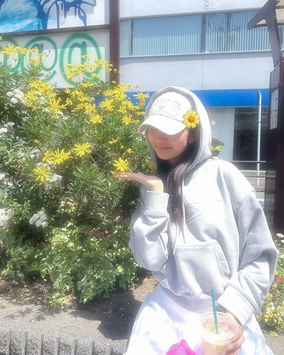 littletendre's tweet image. i know... it sounds kinda #unbelievable, but i actually woke up early for a morning walk! breathing in the crisp morning air and the sight of all the green plants made it worth it. &amp;amp;&amp;amp; the coffee was my sweet little treat after that. what a lovely combo! n___n