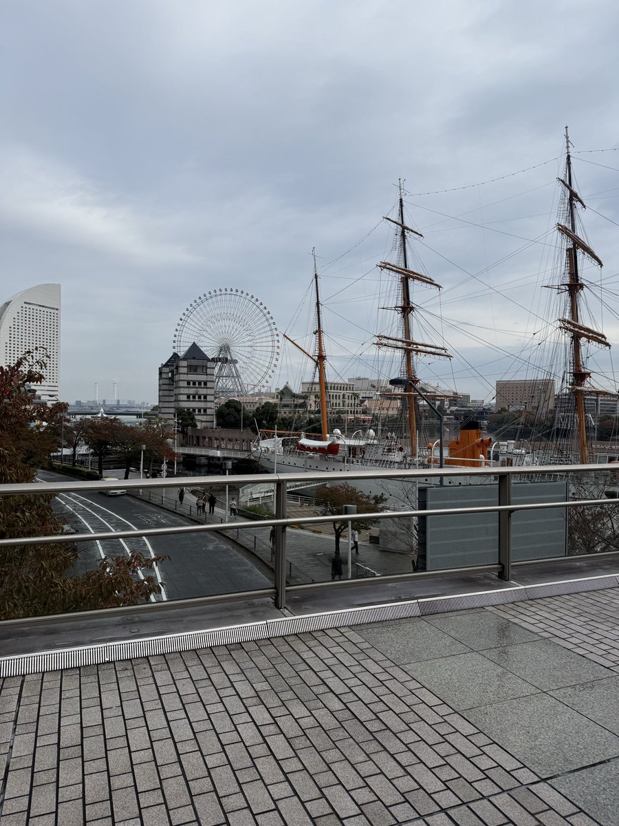 _hskim's tweet photo. 2年ぶりの横浜、寒い https://t.co/vr8vX7qEtj