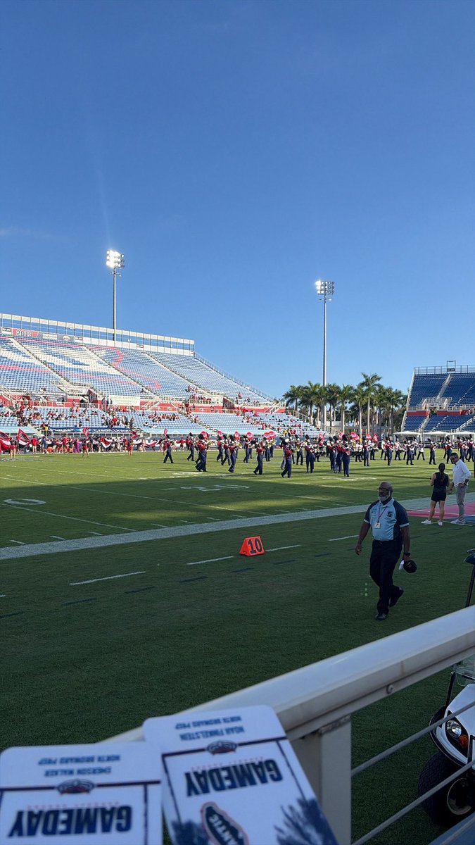 Thank you <a href="/FAUFootball/">Florida Atlantic Football</a> for having me at today’s game. It was a great experience. 

<a href="/CoachRosado_/">Noah Rosado</a> <a href="/CoachJDulaney/">Jajuan Dulaney</a> <a href="/MarinelliShane/">Shane_Marinelli</a>