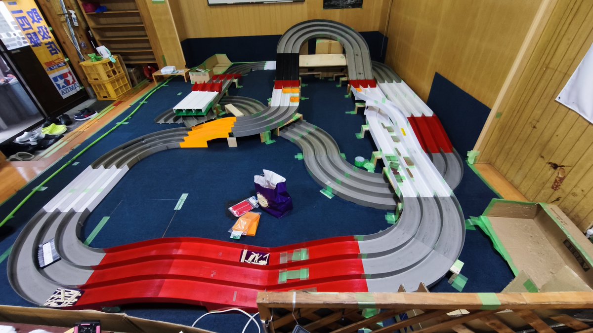 Kaede_Kohinata's tweet image. EZ用ショートコース完成!!

40°風バンクに連続スロープ、各所にちょっとした障害物あり。