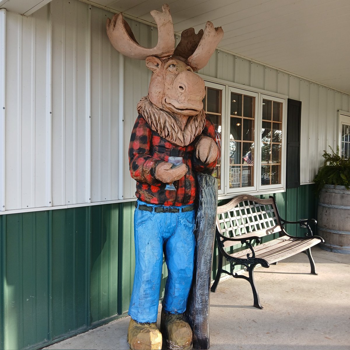 wineandhistory's tweet image. Went to Carlos Creek Winery for a murder mystery play. So fun! Did a bit of antiquing &amp;amp; thrifting on the way there &amp;amp; back, for an overall fun day for all. Tonight will be the first hard freeze of the year, with a low temp of 19 &amp;amp; a windchill of 9. Bŕr! #weekendvibes #Funday