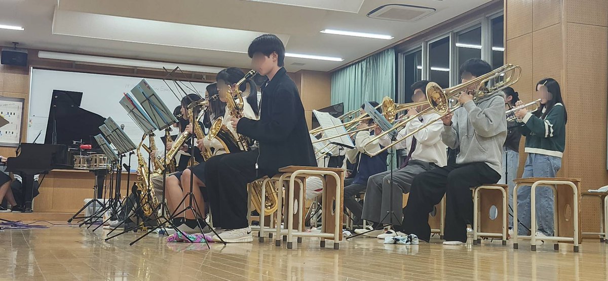 【SBB練習日誌】11/8
こんばんは🎑サックスセクションSNS係です！
今日の練習では明日の産業能率大学の瑞木祭のリハーサルと来週のミナカジャズフェスの練習をしました！
私たちの演奏で雨も吹き飛ばすよう頑張ります💪
ぜひお越しください！
11/9（日）  16:20〜16:50
産業能率大学　瑞木祭
 #SBB