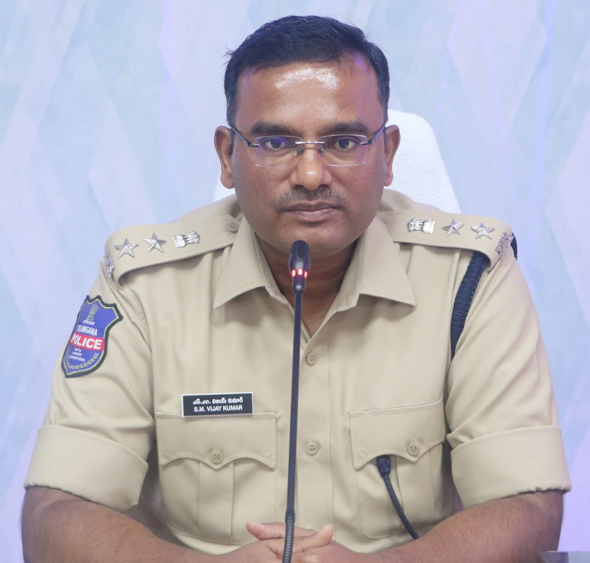 నవంబర్ 15తేదీన స్పెషల్ లోక్ అదాలత్ గురించి - కమిషనరేట్  పరిధిలో  పెండింగ్ లో ఉన్న 2230 కాంపౌండబుల్ కేసుల్లో  రాజీ పడవచ్చు. పోలీస్ అధికారులు ప్రతి పోలీస్ స్టేషన్లో రాజీ పడ దగిన కేసులను గుర్తించి ఇరువర్గాల వారిని పిలిపించి కౌన్సిలింగ్ నిర్వహించి రాజీ పడేటట్లు అవగాహన కల్పిస్తున్నారు