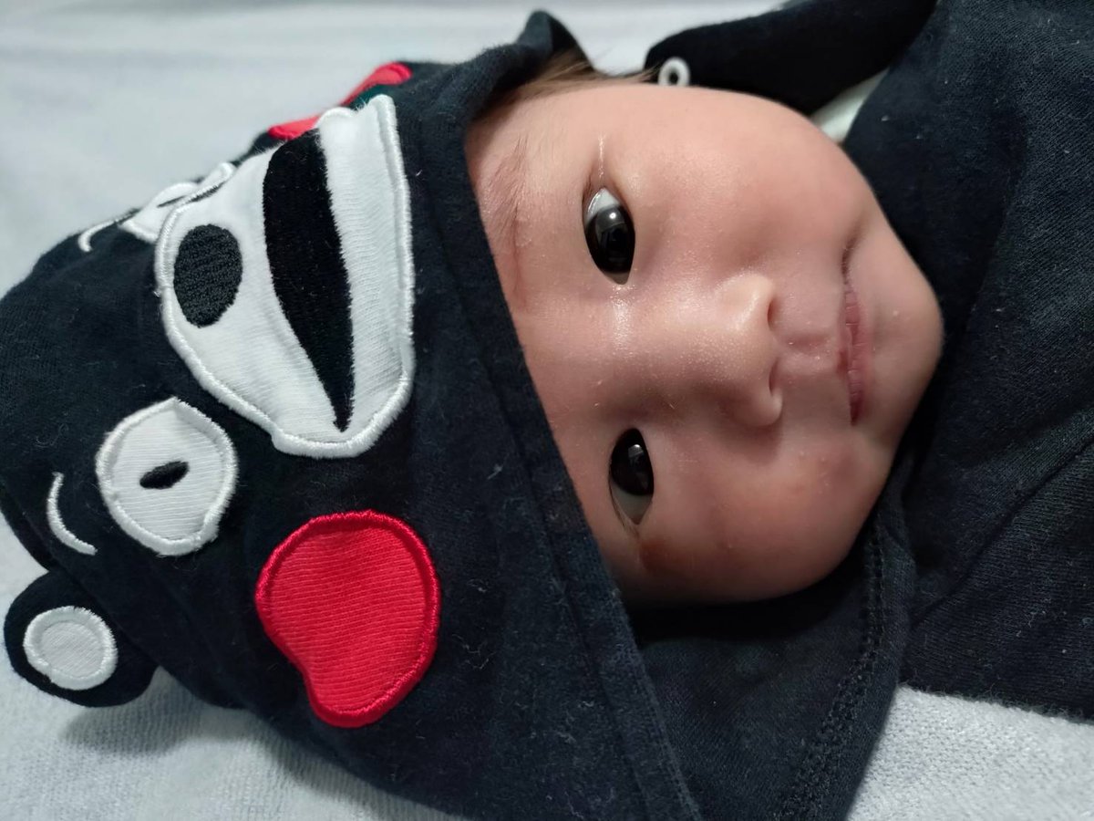 本日で育休は終了。いっぱい子供と遊べたのでだいぶリフレッシュした。

Pigeon社お墨付きの元気な子だったので1ヶ月特に何もなく体重は1.5倍にまで増えた。これからはちぎりパンみたいに更にむっちり可愛くなるらしいので楽しみ。