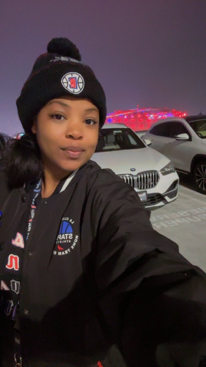 msericalynnok's tweet image. We’re back or whatever! 😂🙏🏾❤️💙 #clippernation