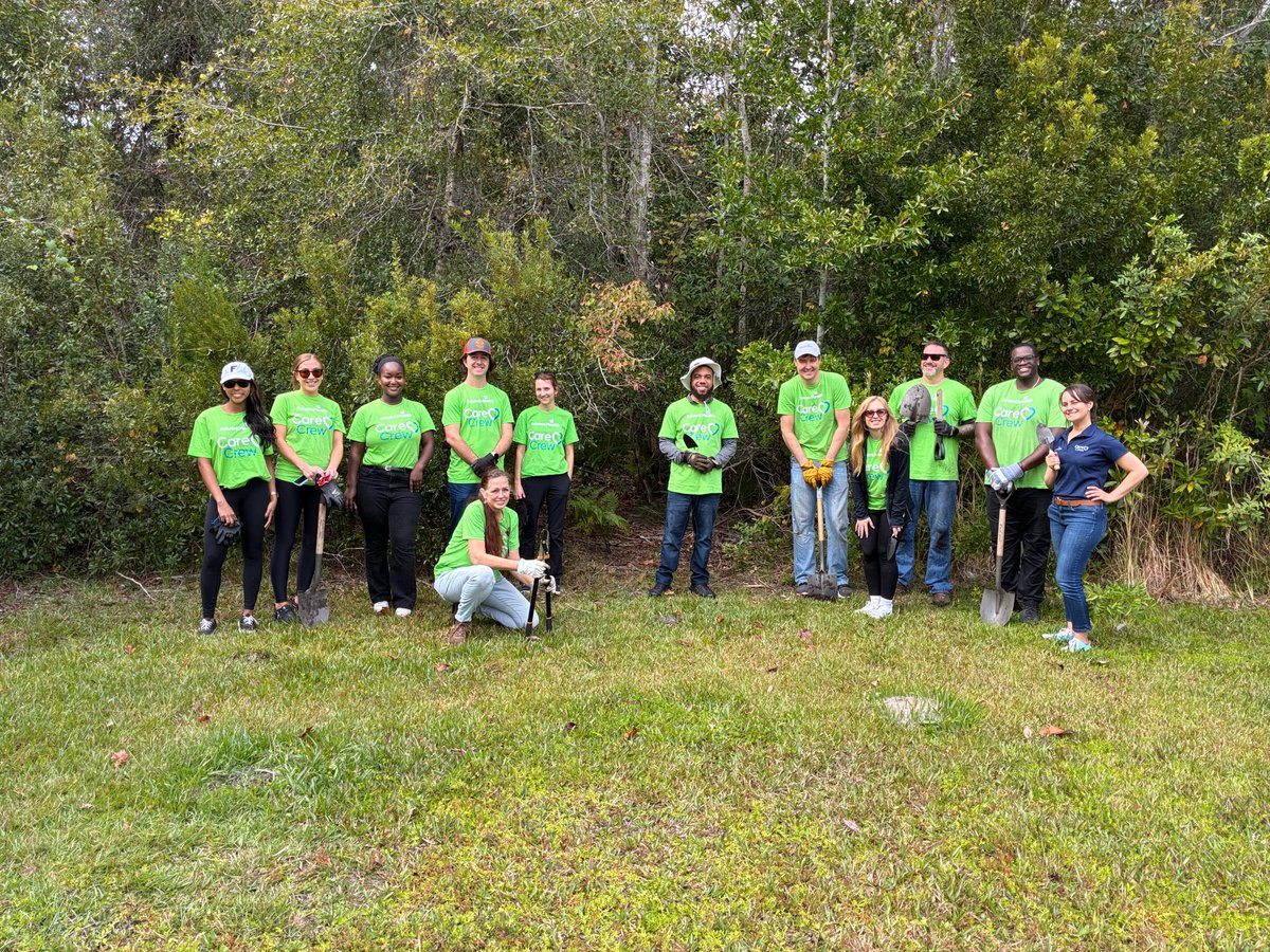 SERVProgram's tweet image. We had a great time working with AdventHealth on 11/6/25 during their “Week of Caring”! Together we removed 35 bags of invasive inch plants from the Kewannee Trail and planted 13 native ferns in Kewannee Park😃🌿Nice job, team!