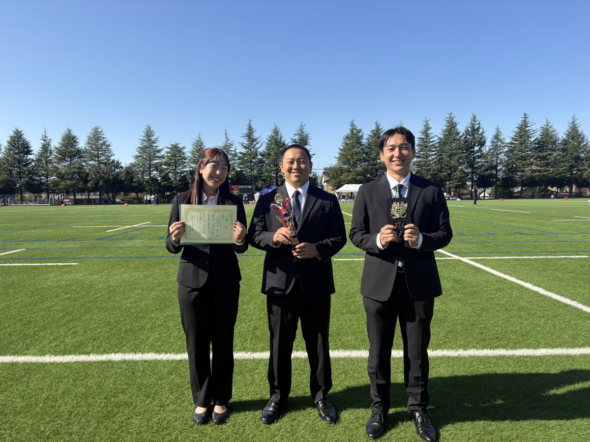 【報告】

11/8（土）に行われた北陸学生アメリカンフットボール連盟の表彰式にて、以下の部員が表彰されました！

《最優秀ディフェンス賞》
4年　OL/LB#56 金森洸成

《優秀選手賞》
4年　QB#2 林凌輝

《特別賞》
4年　主務・TR 月足真子

#金沢大学 #金大 #金大アメフト部 #アメフト部